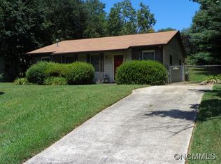 2 Waterford Ct, Asheville, NC 28806