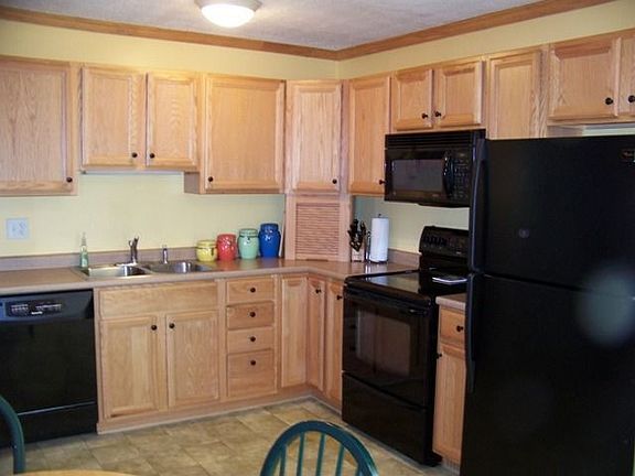 4th image of 9217 W 99th Ter