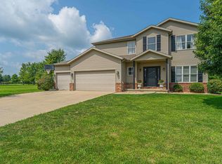 126 N Lake Dr, Atlanta, IL 61723