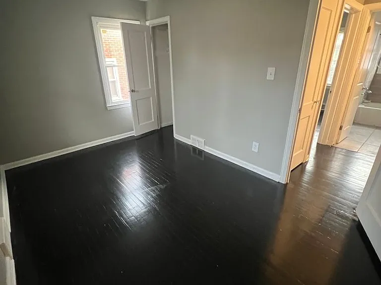2816 N Main St — Photo 11