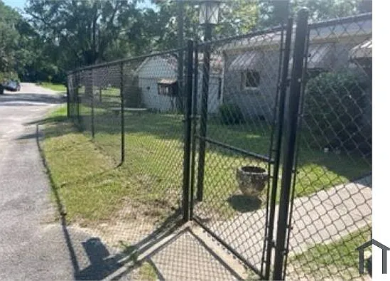 3 bed, 1067 sqft, $1,900 — Photo 1