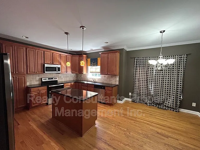 4540 Pebble Lake Dr — Photo 5
