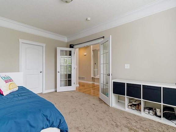 5th image of 1129 Carriage Valley Dr