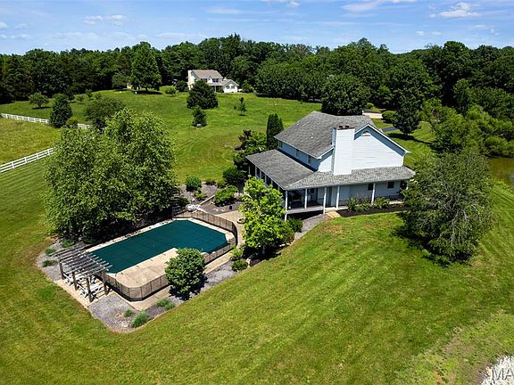 3rd image of 4765 Quail Run Rd