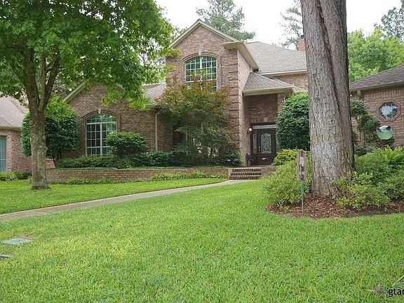 2nd image of 1145 Garden Park Cir