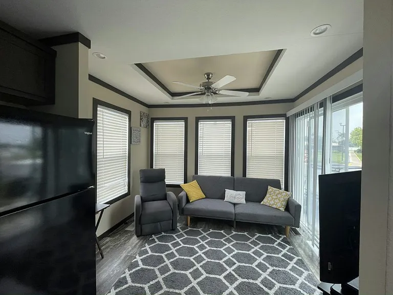1601 S Airport Dr #233 — Photo 2