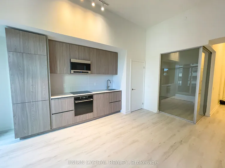 120 Broadway Ave #518N — Photo 2