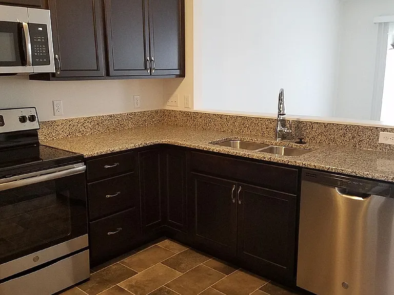 2313 Mandarin Ct #14B — Photo 3