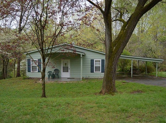2nd image of 1417 Essex Pl SW #A