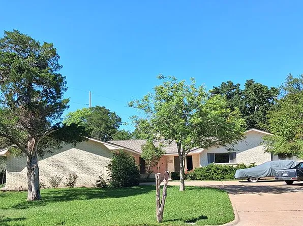 1126 Terrace Dr, Bryan, TX 77802