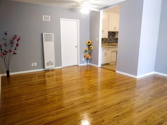 2nd image of 2131 N Cahuenga Blvd APT 26