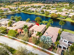 9607 Cinnamon Ct, Pompano Beach, FL 33076