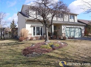 525 Thackeray Rd, Maumee, OH 43537