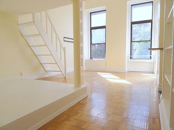 4th image of 465 W 57th St Floor 2