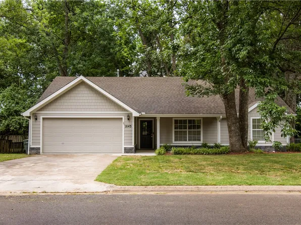 2143 W Loren Cir, Fayetteville, AR 72701