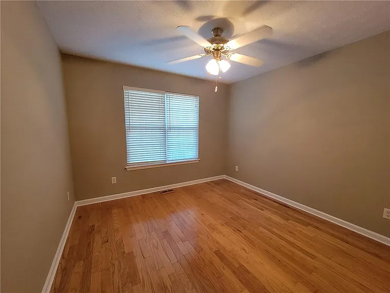 1325 Heatherton Rd — Photo 23
