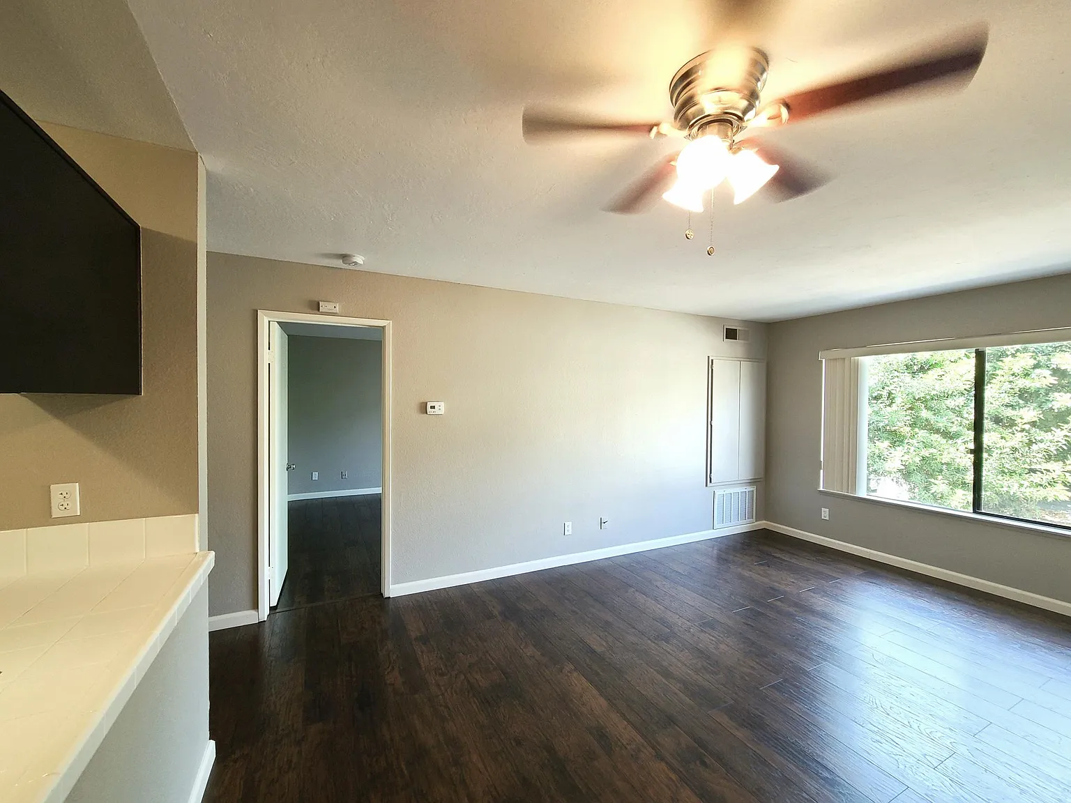 2220 C St — Photo 3
