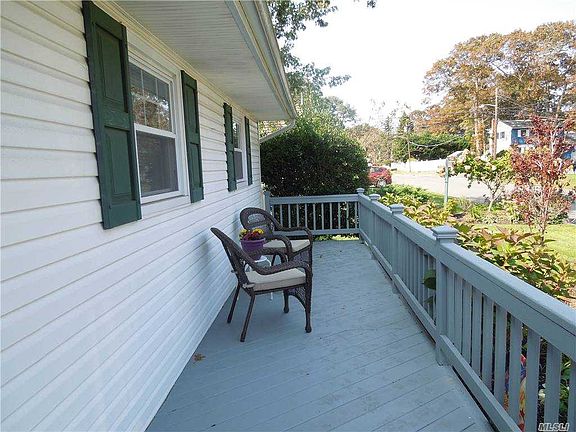 4th image of 28 Bardolier Ln