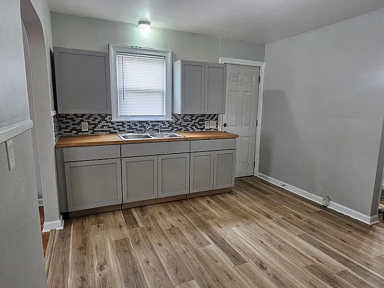 2710 E 10th St #2712 — Photo 1