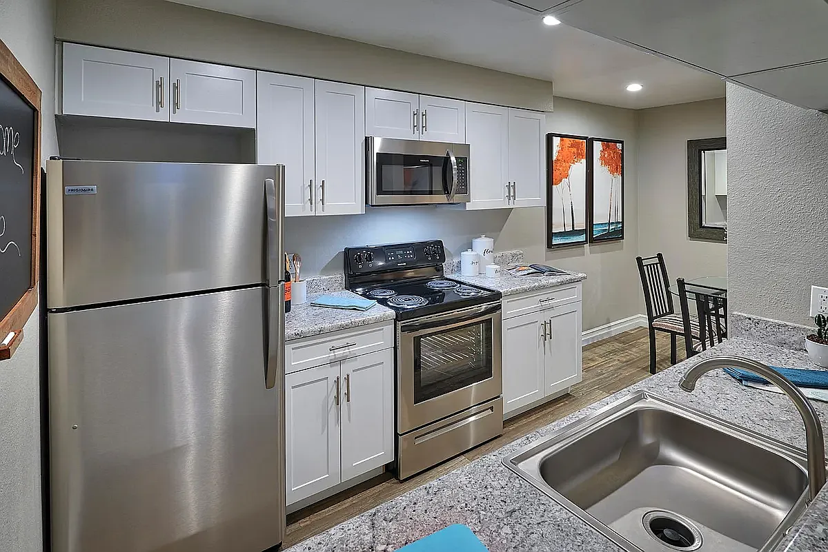 Villagio Furnished Apartments — Photo 3