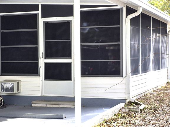 3rd image of 5076 Hackamore Rd