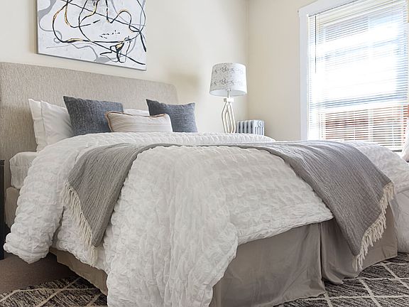 3rd image of 4336 S Drexel Blvd #48