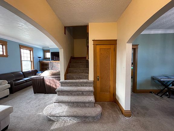 3rd image of 1535 Woodland Ave