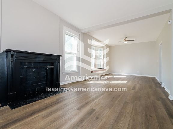 1104512_003_living_room_4.jpg
