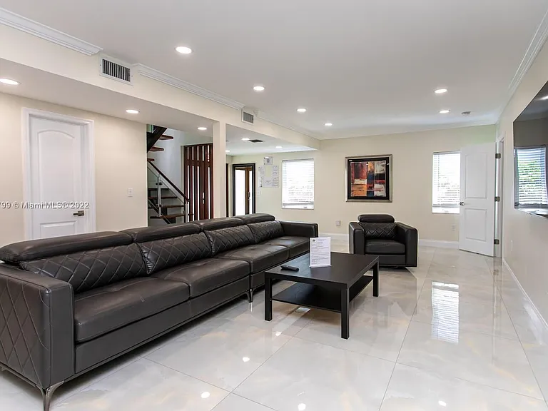 1022 Adams St — Photo 6