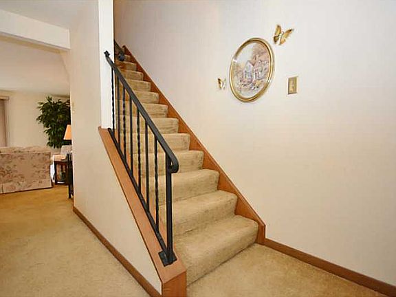 3rd image of 5216 Lantern Hill Dr