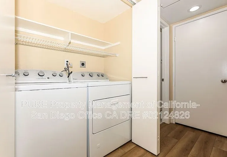 11317 Avenida De Los Lobos #E — Photo 15