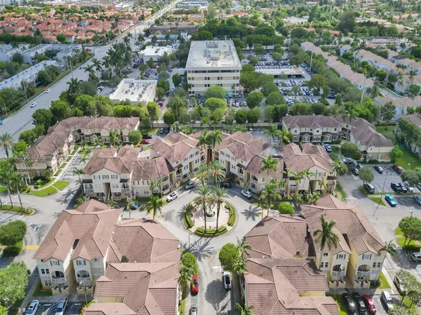 8814 W Flagler St APT 210, Miami, FL 33174