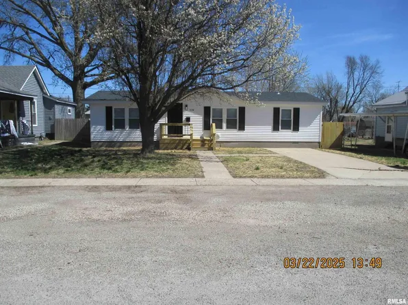119 N Douglas St, Centralia, IL 62801