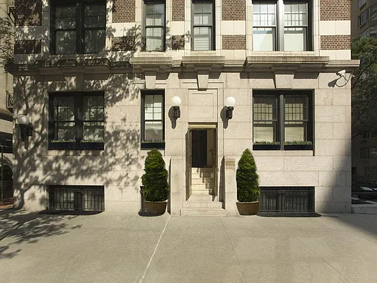 Sold by Sotheby's International Realty | media 1