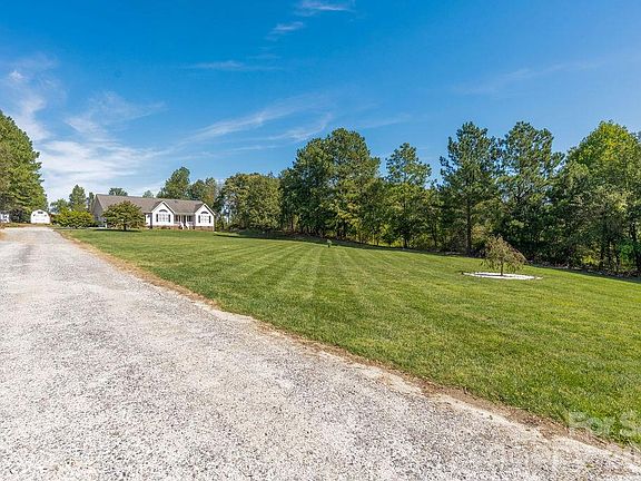 3rd image of 294 Gilbert Rd