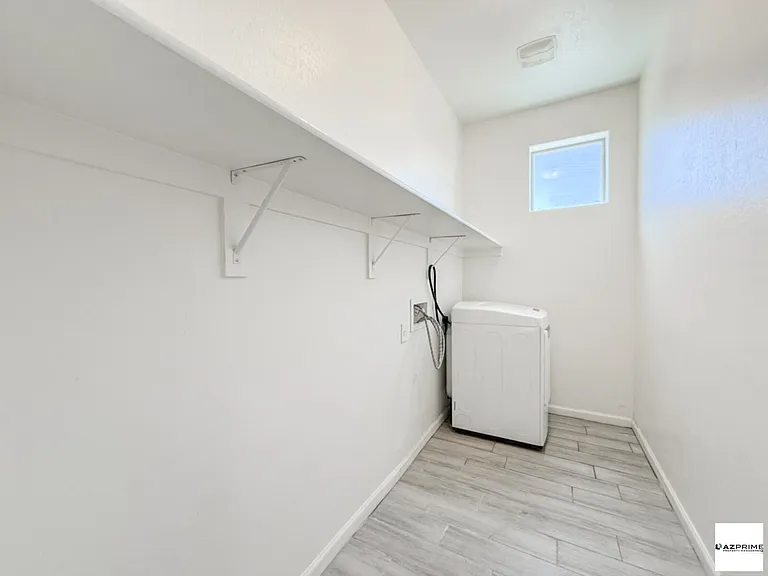 1741 W Pollack St — Photo 12