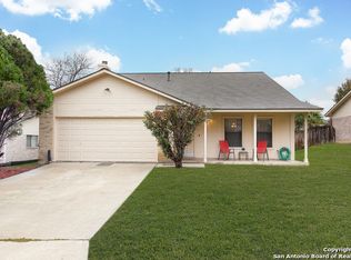 6627 Country Field Dr, San Antonio, TX 78240