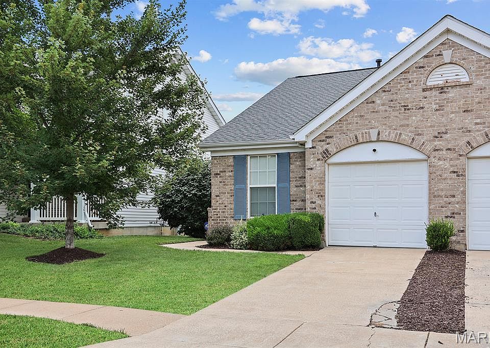 1st image of 52 Jost Villa Dr