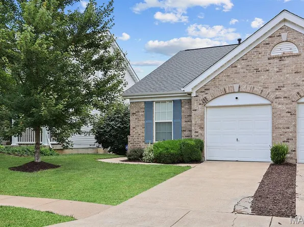 52 Jost Villa Dr, Florissant, MO 63034