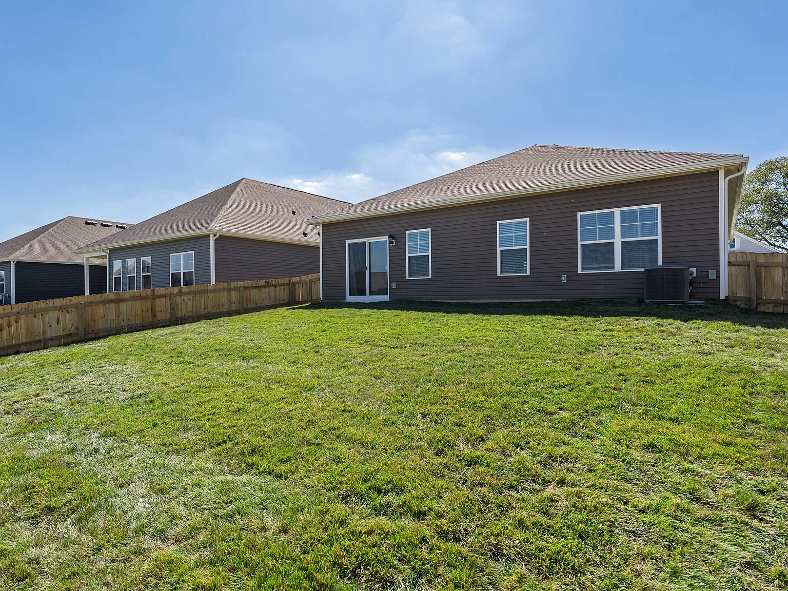 3 bed, 1500 sqft, $2,495 — Photo 3