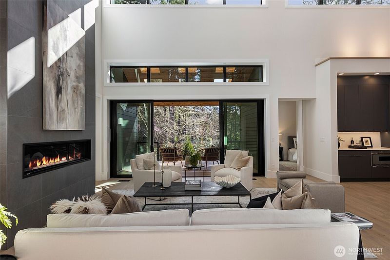 5th image of 13970 Manzanita Road NE