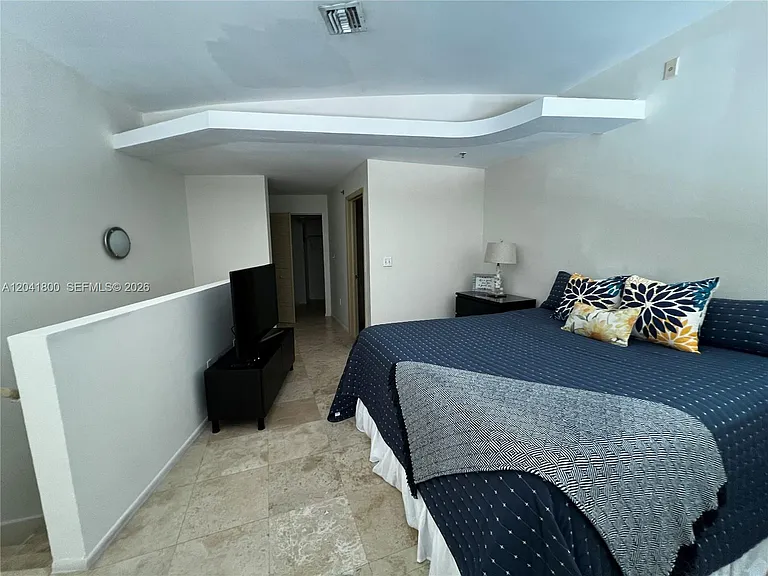 5445 Collins Ave #L3 — Photo 15