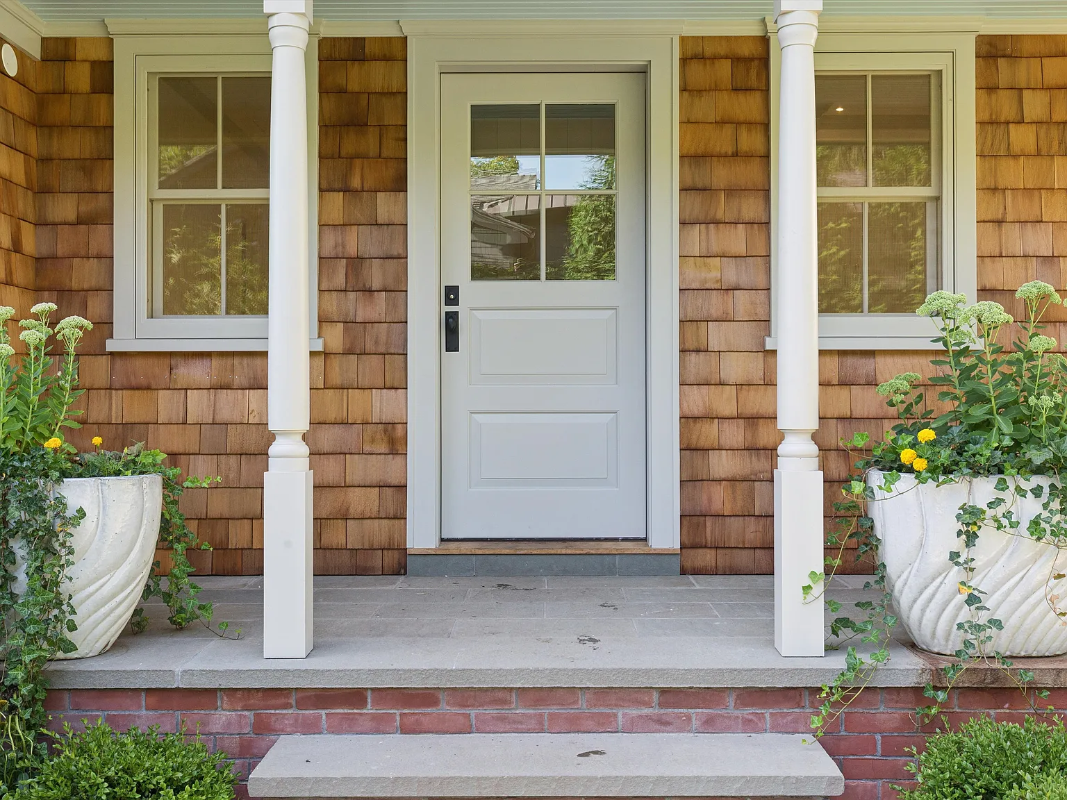 Sag Harbor Village Luxury Rental — Photo 2