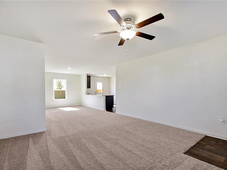 101 Maywood Ln — Photo 14