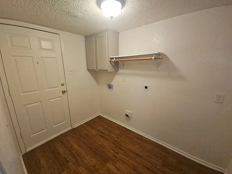 7614 April Ct — Photo 11