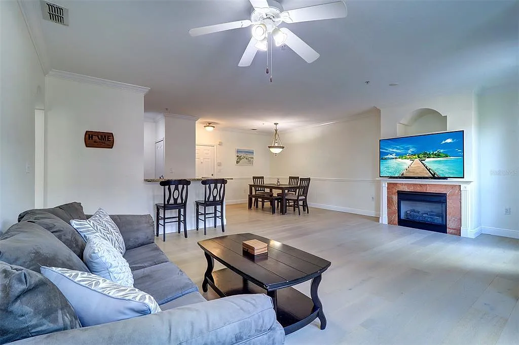 2 bed, 2.0 bath, 1198 sqft, $2,400 — Photo 3