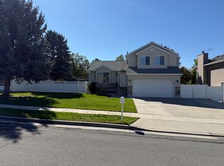 1234 E Sandy Ridge Dr, Sandy, UT 84094