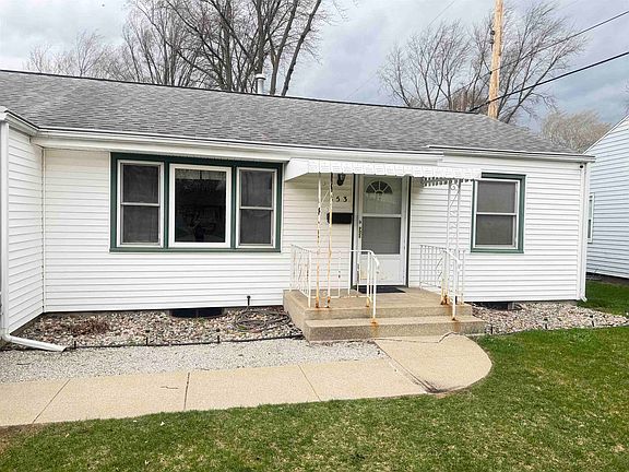 2nd image of 853 Sylvan Ln