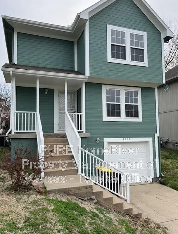 3 bed, 3.0 bath, 1738 sqft, $1,715 — Photo 3