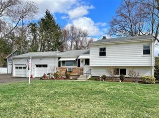 528 Pool Rd, North Haven, CT 06473